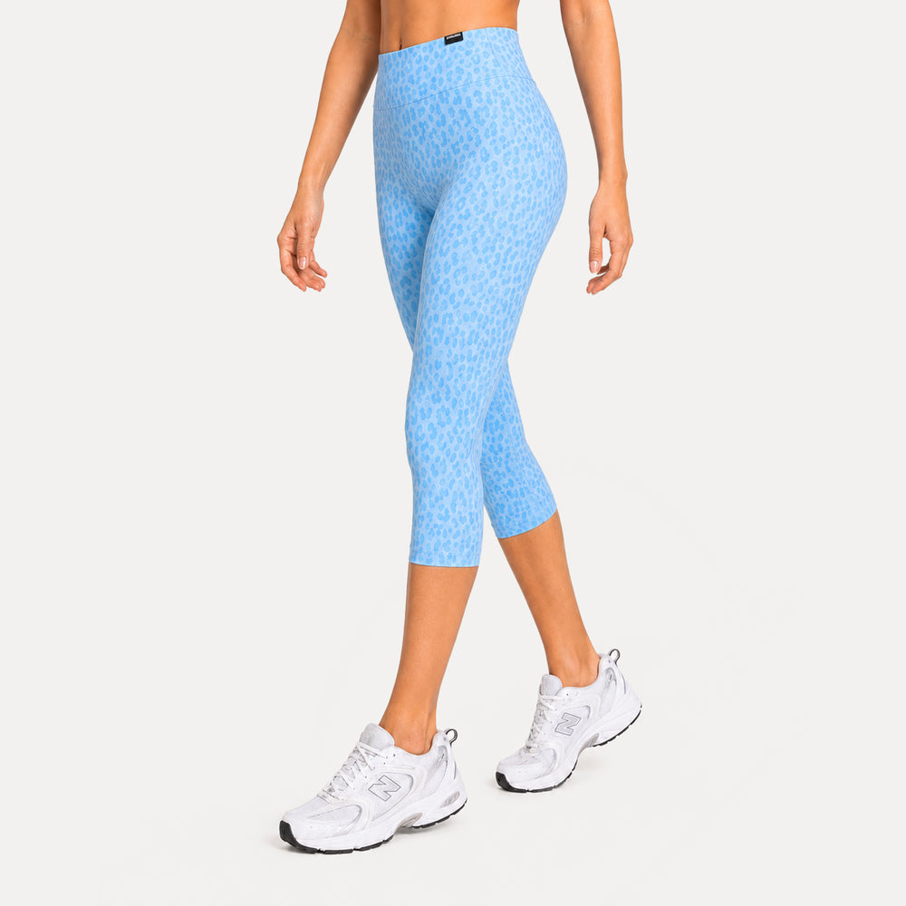 LEO Capri Leggings Velvara